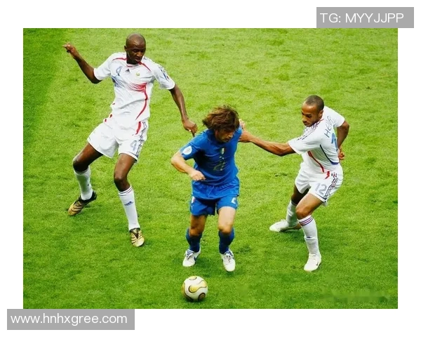 最单纯的足球明星背后的真实故事与不为人知的感人瞬间